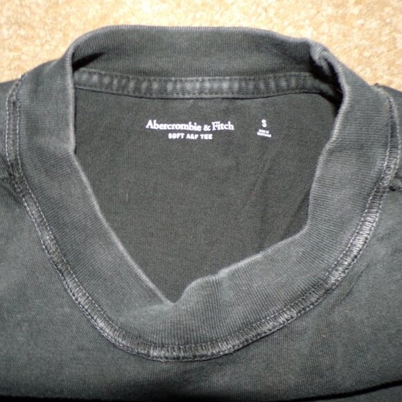 Abercrombie and Fitch Soft Tee - Picture 2 of 2